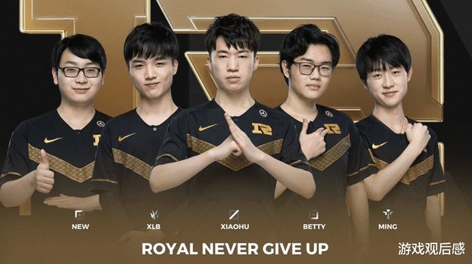 他在球场上 他在球场上